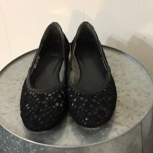 Stuart Weitzman Flat Lace Shoes